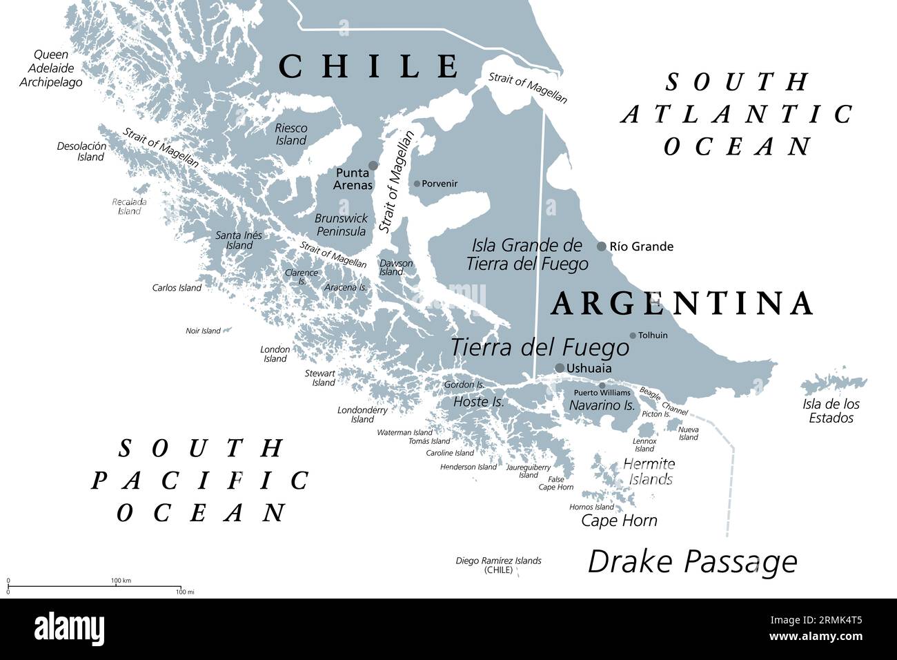 Tierra del Fuego, carte politique grise. Archipel et pointe sud de l'Amérique du Sud, à travers le détroit de Magellan, entre le Chili et l'Argentine. Banque D'Images
