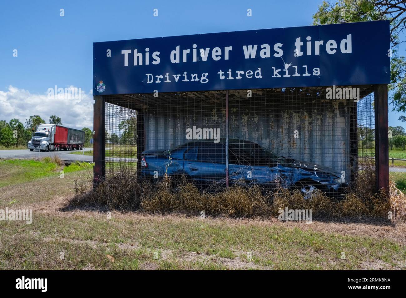 Message de sécurité routière à une halte près de la Bruce Highway, Queensland, Australie Banque D'Images