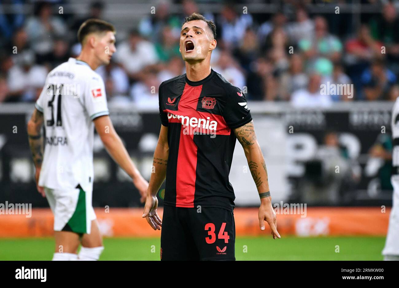 Bundesliga, Borussia Park Mönchengladbach : Borussia Mönchengladbach vs Bayer Leverkusen ; granit Xhaka (LEV) Banque D'Images