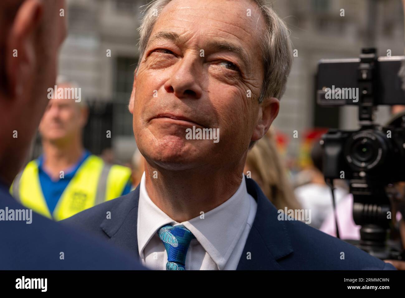Londres, Royaume-Uni. 29 août 2023. Manifestation ULEZ devant Downing Street Londres Royaume-Uni Nigel Farage crédit : Ian Davidson/Alamy Live News Banque D'Images