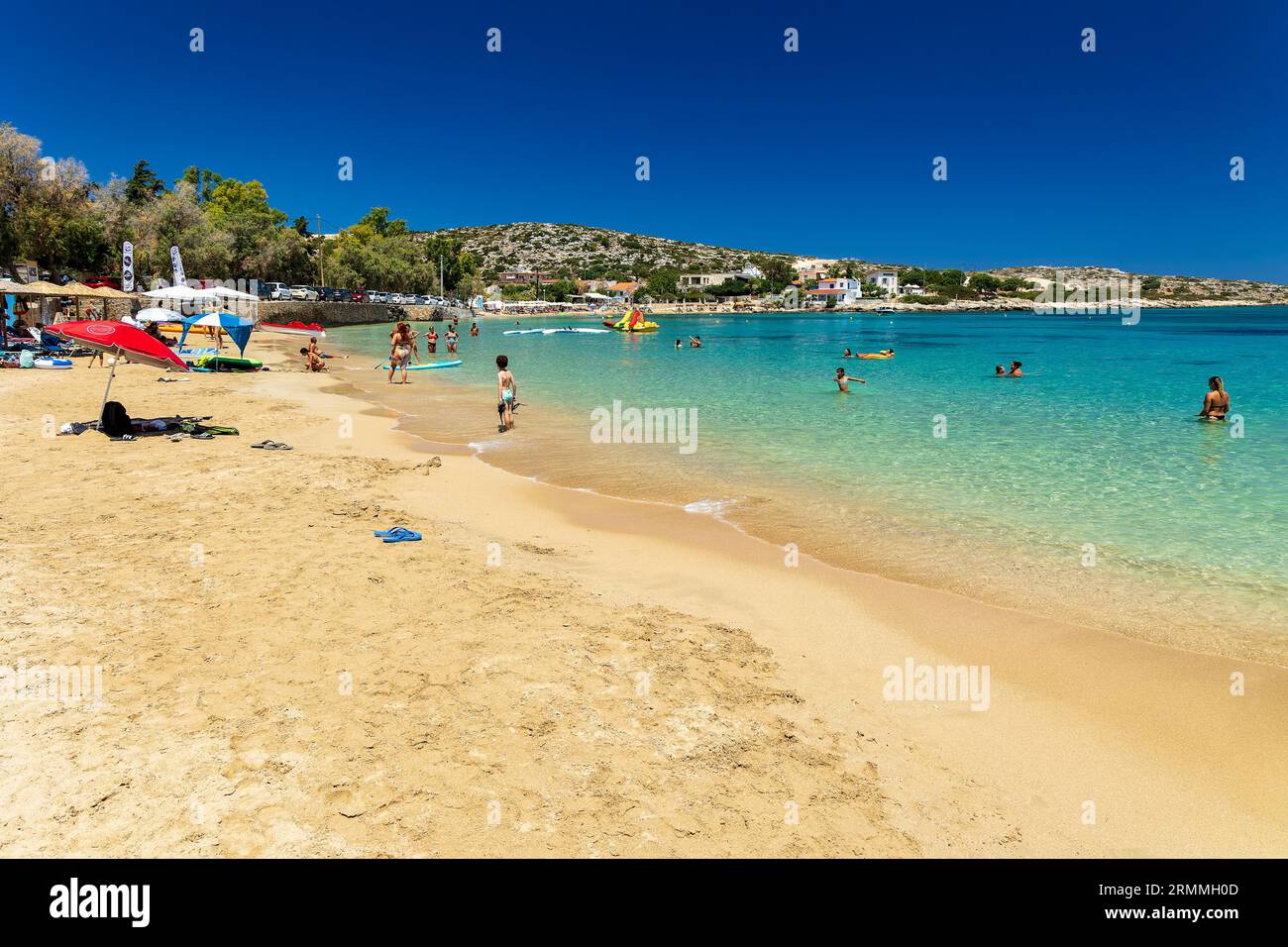 Belle plage de sable et eaux claires et peu profondes de Marathi près de Chania en Crète occidentale (Grèce) Banque D'Images