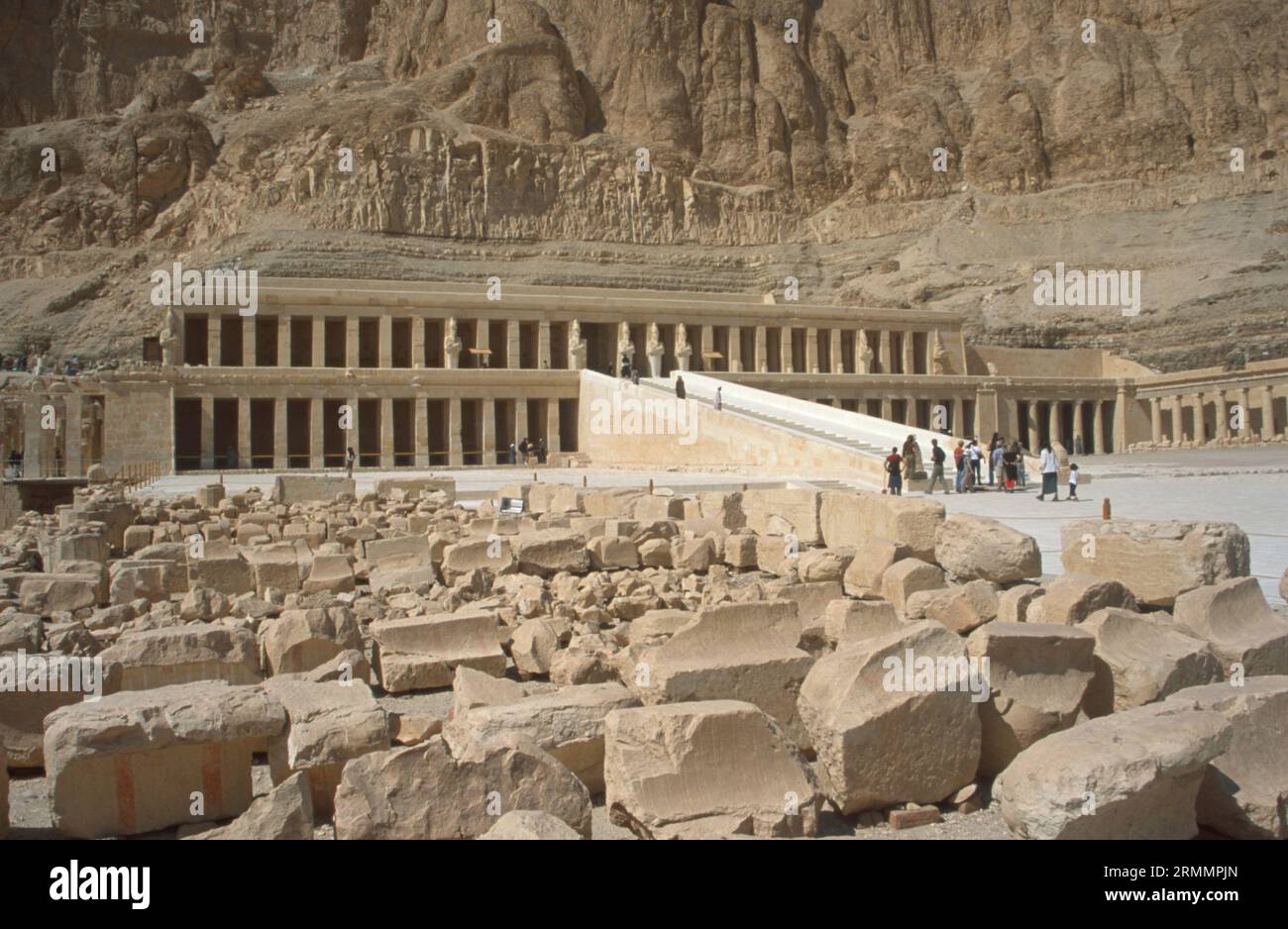 Le temple mortuaire de Hatshepsout à Deir el-Bahari près de Louxor Egypte Banque D'Images