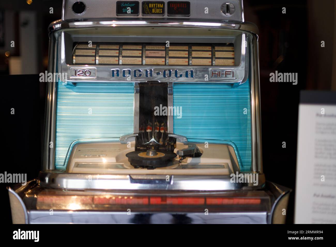 OSLO, NORVÈGE. 01 MAI 2022 : exposition Retro Jukebox au Musée technique d'Oslo Banque D'Images