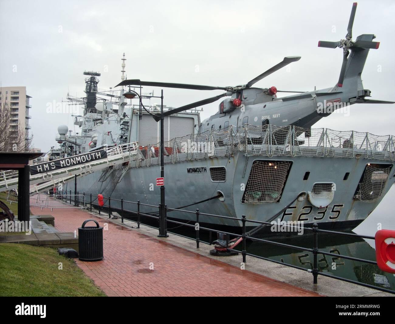 HMS Monmouth Type 23 Frigateberthed in Cardiff Docks 2008, quai port visite du navire de guerre de la Royal Navy Banque D'Images