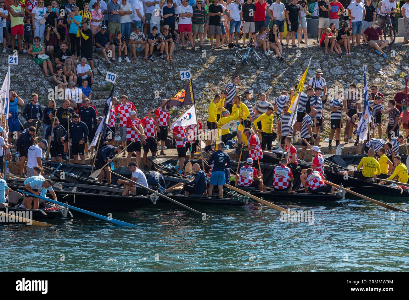 Neretva course, 'Ladja Competitions' à Metkovic Banque D'Images