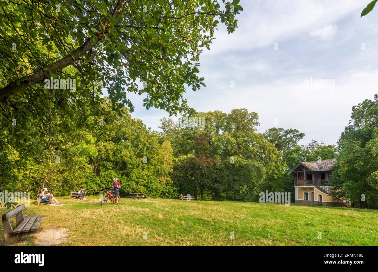 Vienne : colline Hameau avec abri de la Wiener Naturwacht (viennois de la nature) en 17. Hernals, Wien, Autriche Banque D'Images