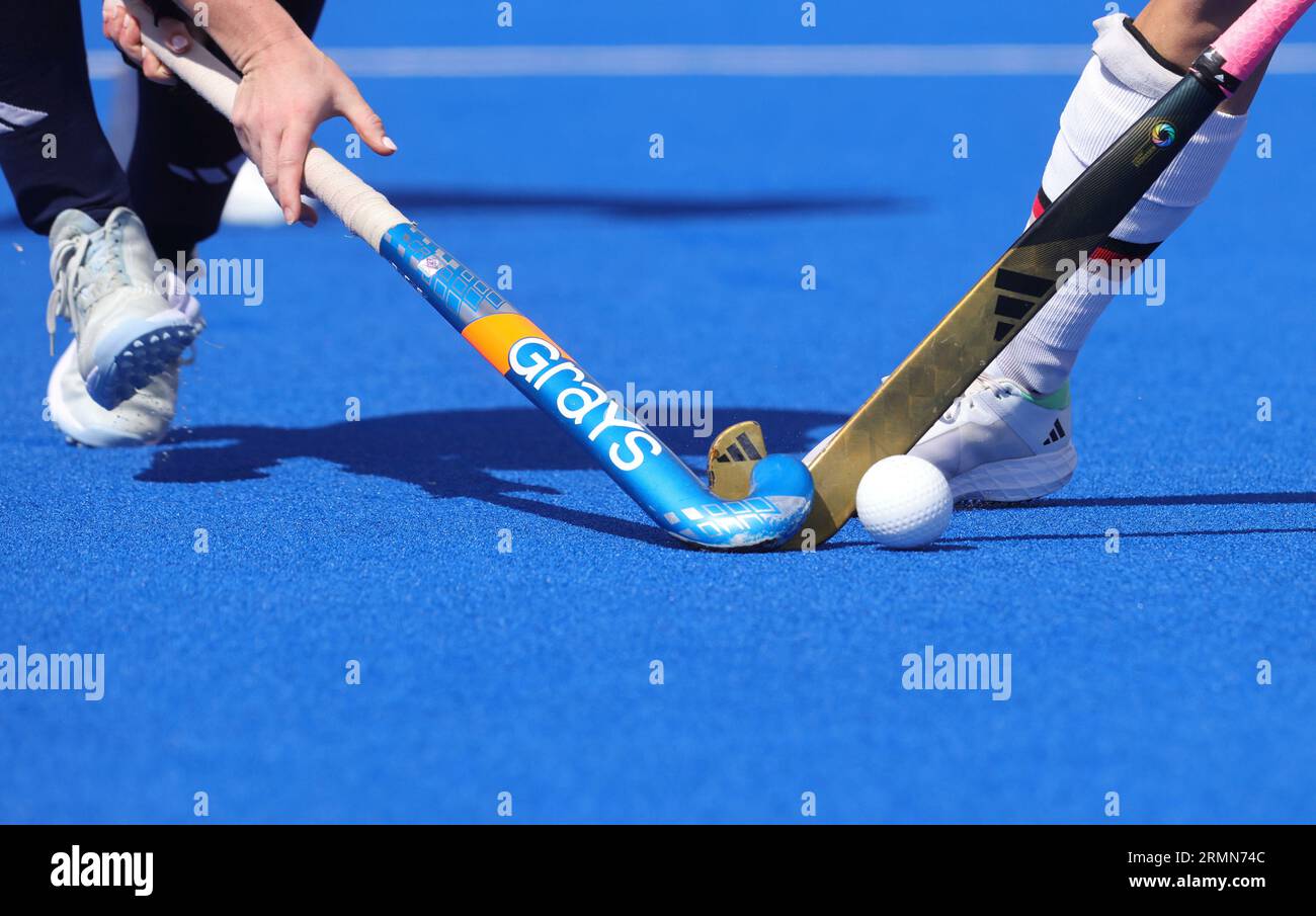 Monchengladbach, Deutschland. 26 août 2023. Firo : 08/26/2023 Hockey hockey sur gazon Euro 2023 FEMMES CHAMPIONNATS D'EUROPE EM ALLEMAGNE - Angleterre 3:0 match pour la 3e place balle et batte, général, image symbolique, . Crédit : dpa/Alamy Live News Banque D'Images