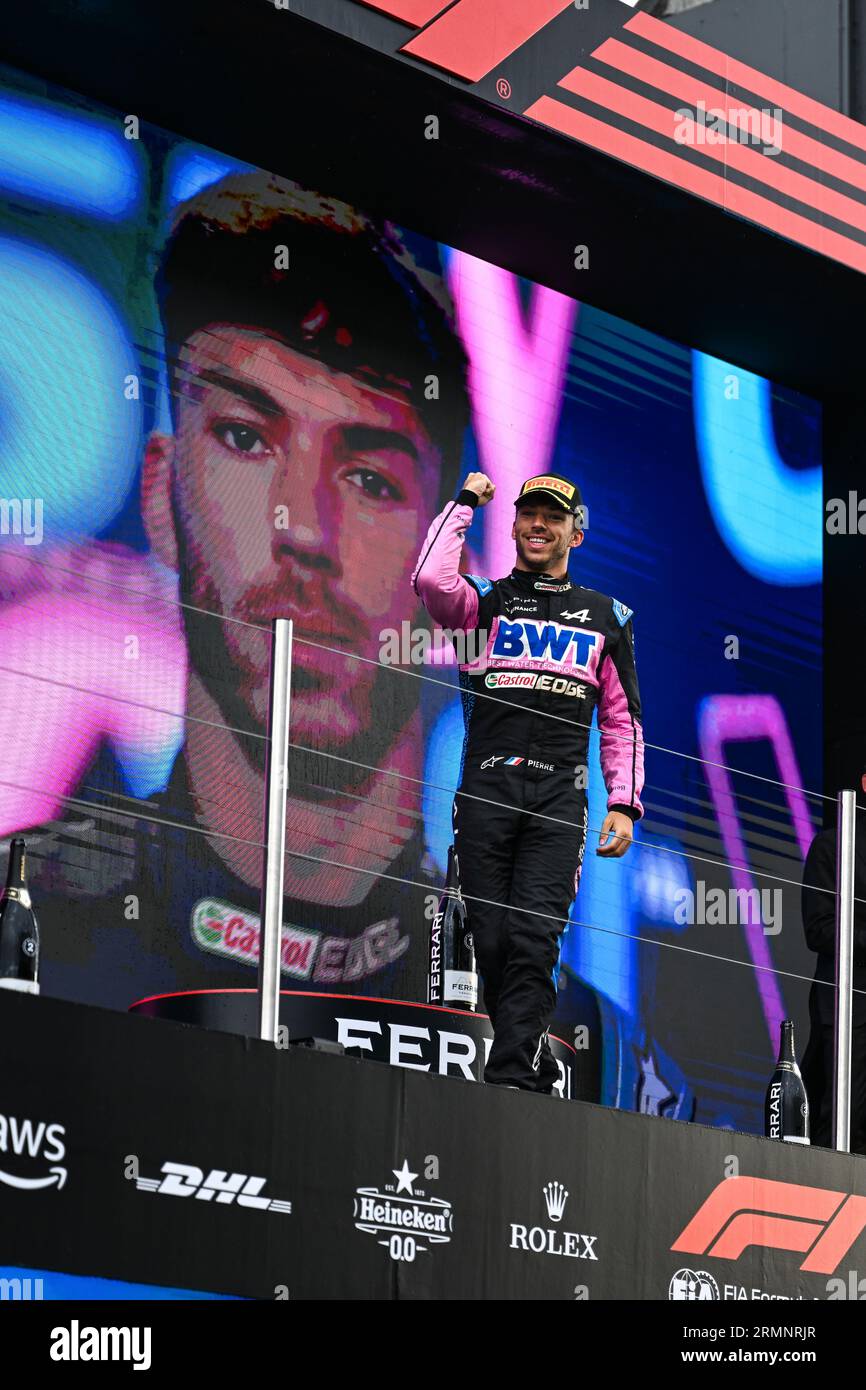 Zandvoort, Mezzolombardo, pays-Bas. 27 août 2023. Le pilote français Pierre Gasly (Alpine F1 Team) célèbre sur le podium du Grand Prix des pays-Bas FIA de Formule 1 2023 sur le circuit de Zandvoort à Zandvoort, aux pays-Bas. (Image de crédit : © Daisy Facinelli/ZUMA Press Wire) USAGE ÉDITORIAL SEULEMENT! Non destiné à UN USAGE commercial ! Banque D'Images