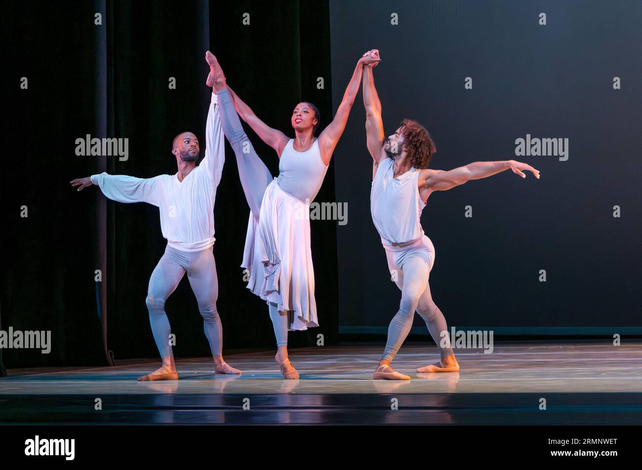 Performance des danseurs Alvin Ailey Ashley Mayeux, Christopher Wilson et James Gilmer, Festival international d'Édimbourg, Écosse, Royaume-Uni Banque D'Images