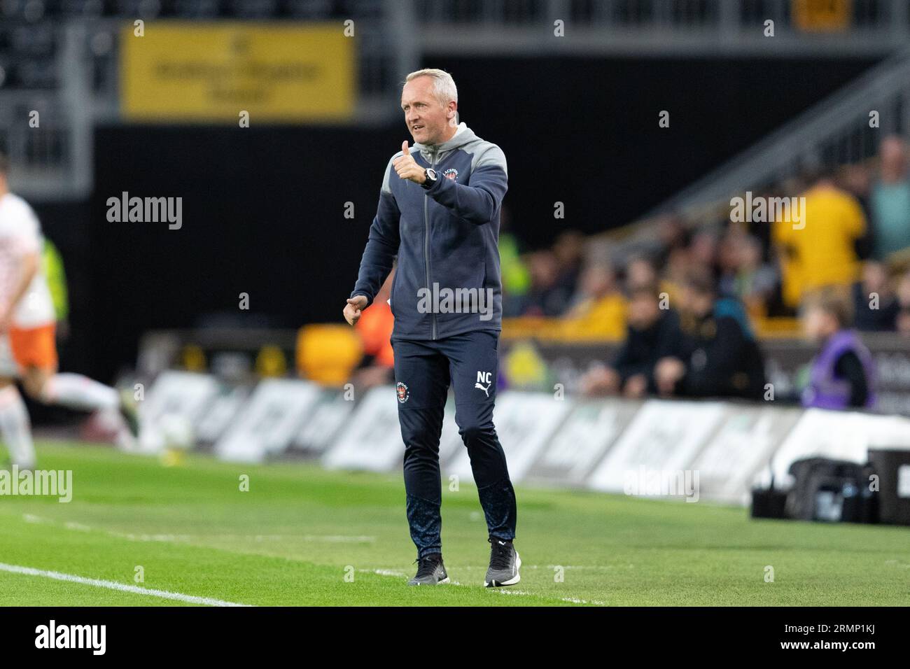 Neil Critchley, entraîneur de Blackpool lors du match de deuxième tour de la Carabao Cup entre Wolverhampton Wanderers et Blackpool à Molineux, Wolverhampton le mardi 29 août 2023. (Photo : Gustavo Pantano | MI News) crédit : MI News & Sport / Alamy Live News Banque D'Images