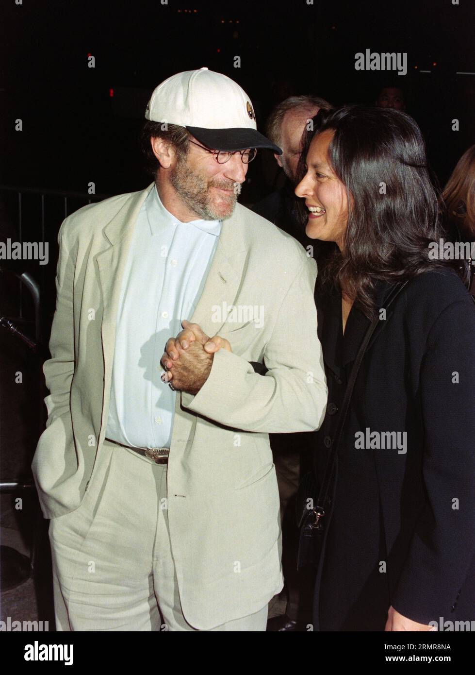 LOS ANGELES, CALIFORNIE. 2 mars 1997 : l'acteur Robin Williams et sa femme Marsha Williams à la première de Donnie Brasco à Los Angeles. Photo : Paul Smith / Featureflash Banque D'Images
