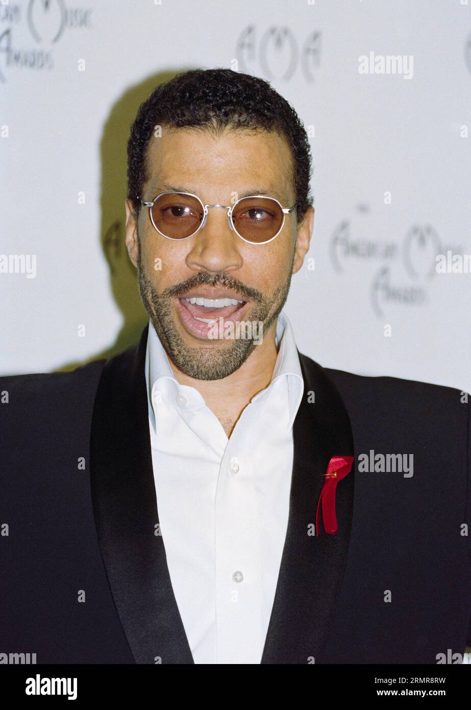 LOS ANGELES, CALIFORNIE. 27 janvier 1997 : chanteur Lionel Richie aux American Music Awards 1997 à Los Angeles. Photo : Paul Smith / Featureflash Banque D'Images