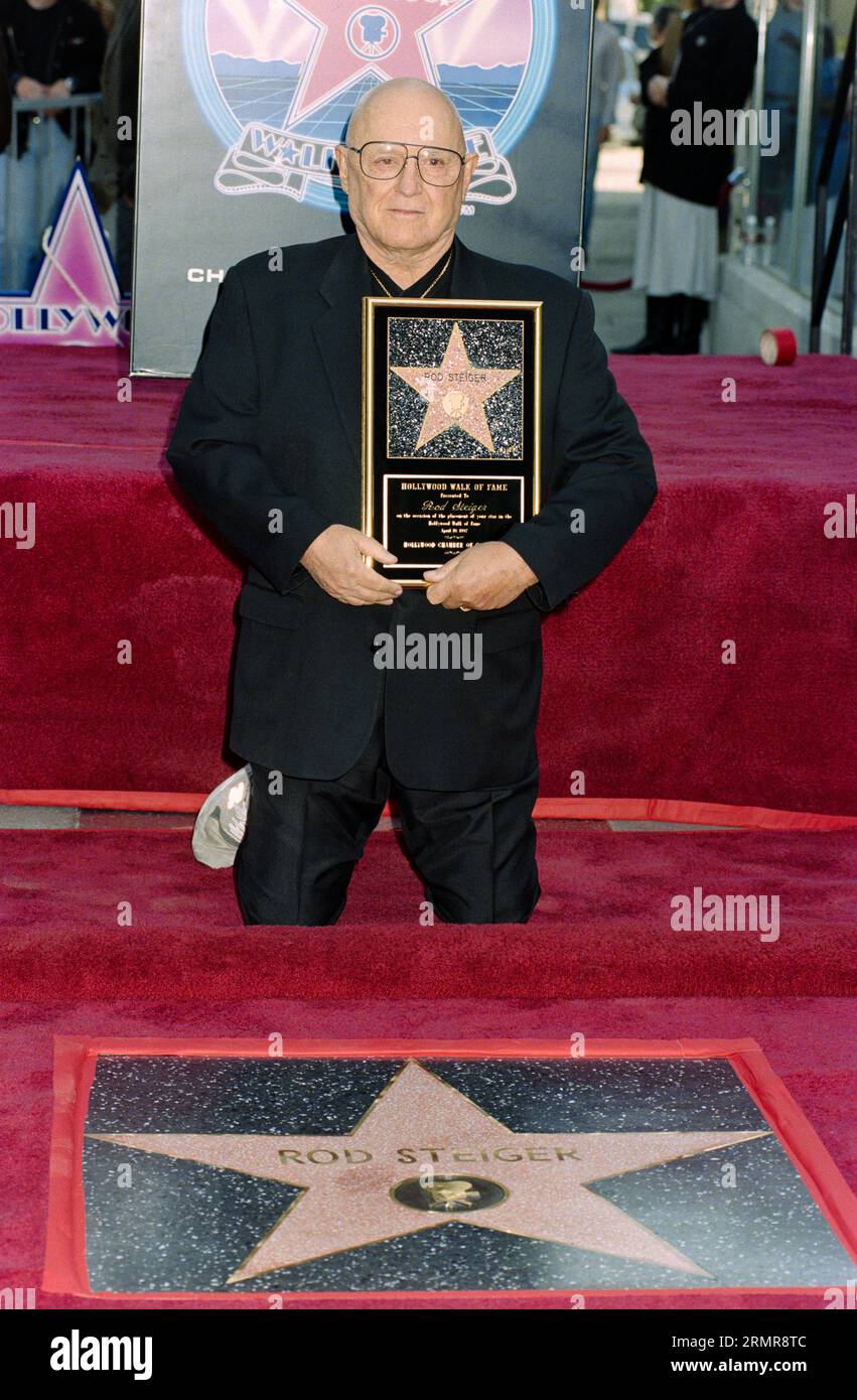 LOS ANGELES, CALIFORNIE. 13 avril 1997 : l'acteur Rod Steiger à la cérémonie des stars du Walk of Fame sur Hollywood Blvd. Photo : Paul Smith / Featureflash Banque D'Images
