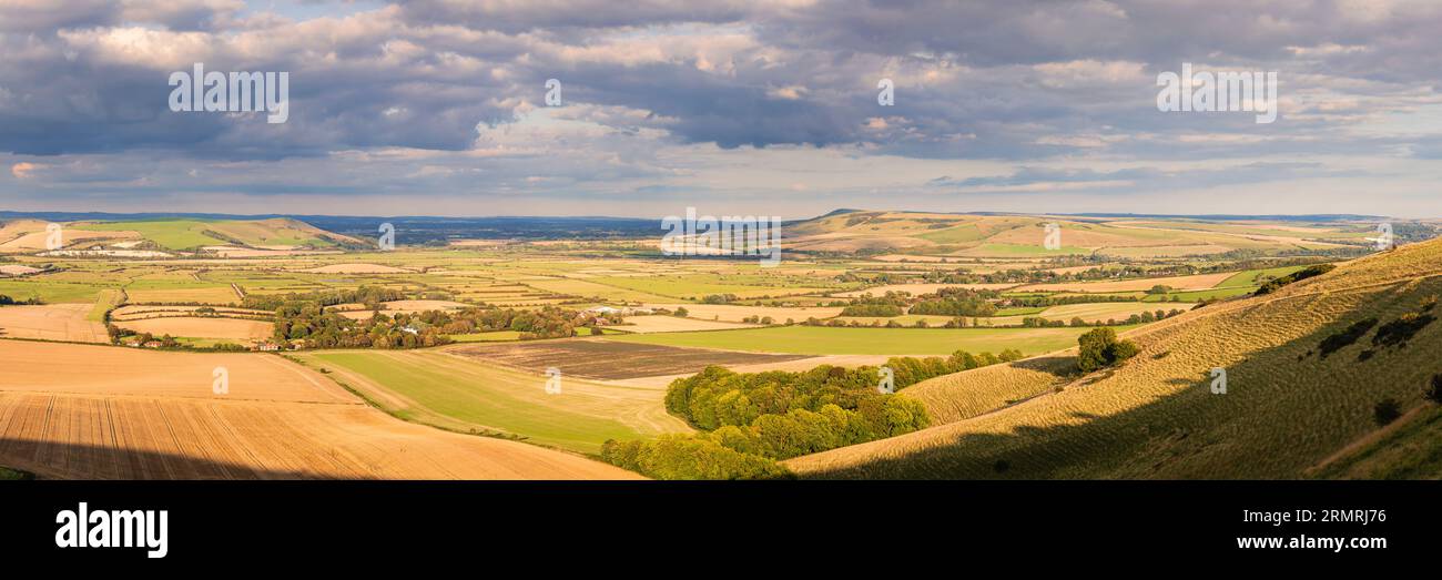 Les vues magnifiques sur la campagne de l'est du Sussex et les descentes du sud de Kingston Ridge dans le sud-est de l'Angleterre Royaume-Uni Banque D'Images