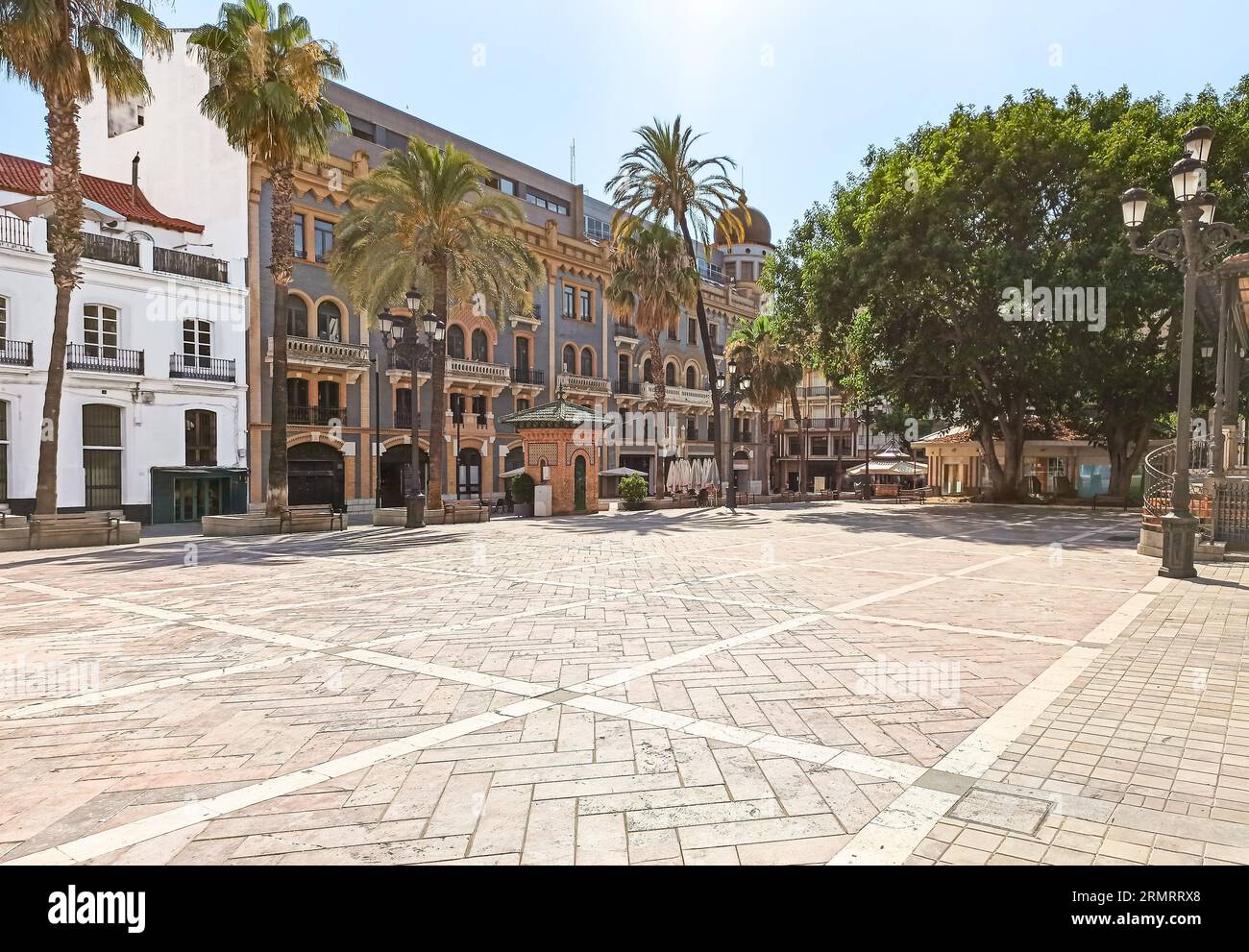 Place des nonnes à Huelva. La Plaza de las Monjas est un espace ouvert situé dans le centre historique de la ville de Huelva, Andalousie, Espagne Banque D'Images