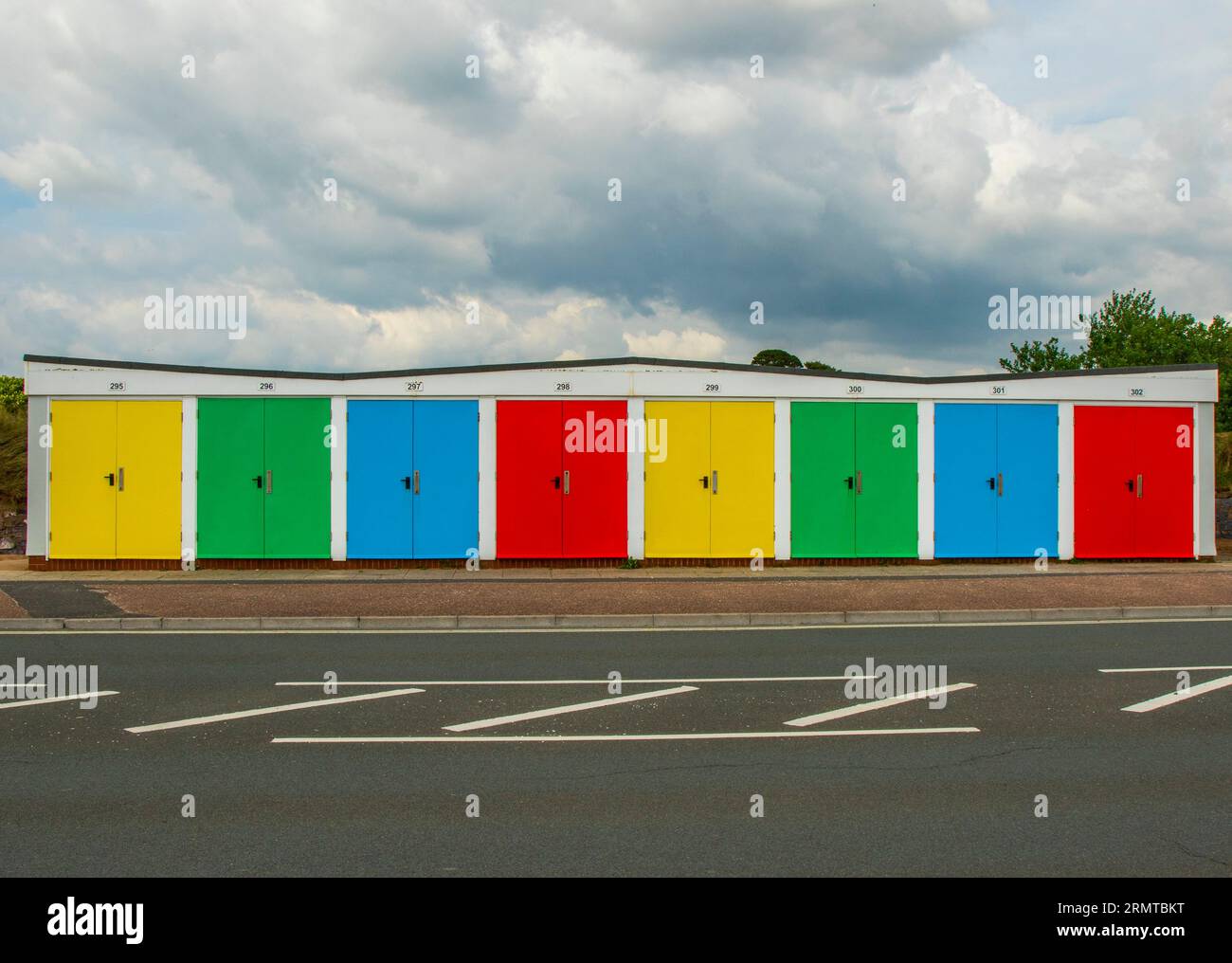 Colourful Sheds, Exmouth Beach, Dorset, Royaume-Uni Banque D'Images
