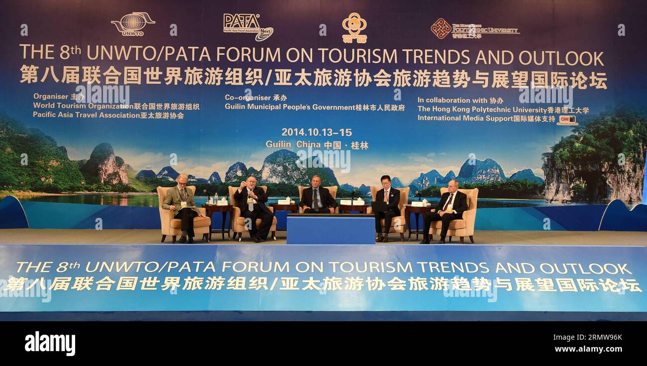 (141014) -- GUILIN, 12 octobre 2014 -- le 8e Forum OMT/PATA sur les tendances et les perspectives du tourisme se tient à Guilin, dans la région autonome de Guangxi Zhuang du sud de la Chine, du 12 au 27 octobre 2014.) (lfj) CHINA-GUANGXI-GUILIN-TOURISM FORUM (CN) LuxBo an PUBLICATIONxNOTxINxCHN Guilin OCT 12 2014 le 8e Forum PATA DE l'OMT SUR LES tendances et les perspectives du tourisme EST héros à Guilin South China S Guangxi Zhuang région autonome OCT 12 2014 Chine Guangxi Guilin Tourism Forum CN à PUBLICATIONxNOTxINxCHN Banque D'Images