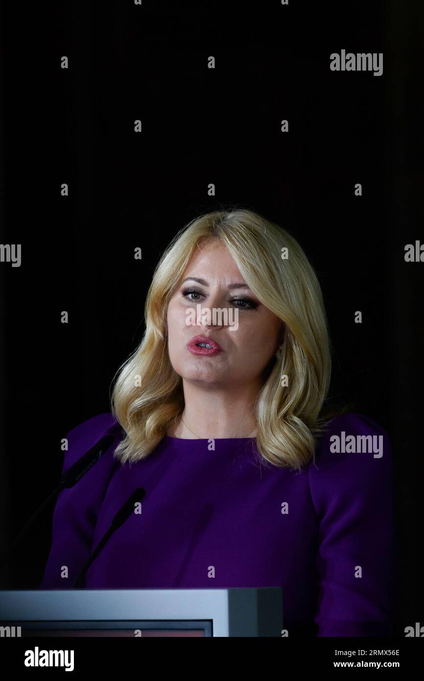 Magdeburg, Allemagne. 30 août 2023. La présidente slovaque Zuzana Caputova s’adresse dans la cathédrale de Mgadebourg aux invités de la cérémonie de remise du Prix de l’Empereur Otto, qui lui a été décerné plus tôt. Crédit : Klaus-Dietmar Gabbert/dpa/Alamy Live News Banque D'Images