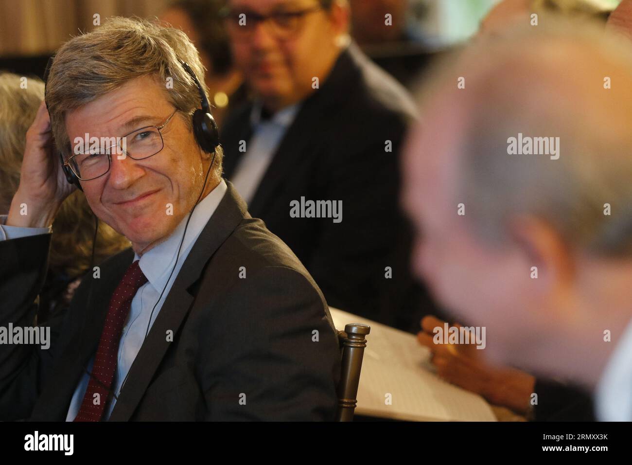 Économiste Jeffrey Sachs portrait de professeur à l'Université Columbia et spécialiste du développement durable, lors du séminaire Global Order for Tomorow Banque D'Images Économiste Jeffrey Sachs portrait de professeur à l'Université Columbia et spécialiste du développement durable, lors du séminaire Global Order for Tomorow Banque D'Images
