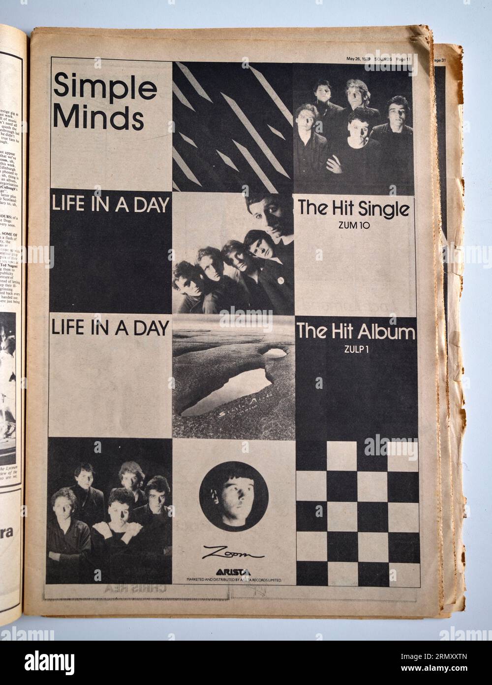Publicité des années 1970 pour Life in a Day par simple Minds dans Sounds a British Music paper Banque D'Images