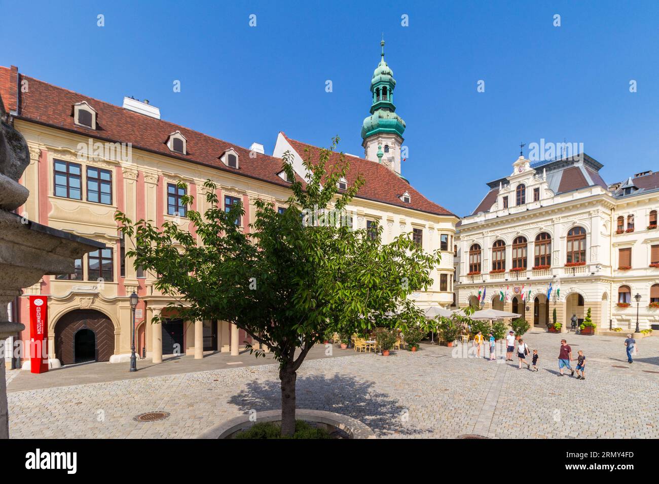 Quartier des musées, hôtel de ville et tour de feu, Sopron, Hongrie Banque D'Images
