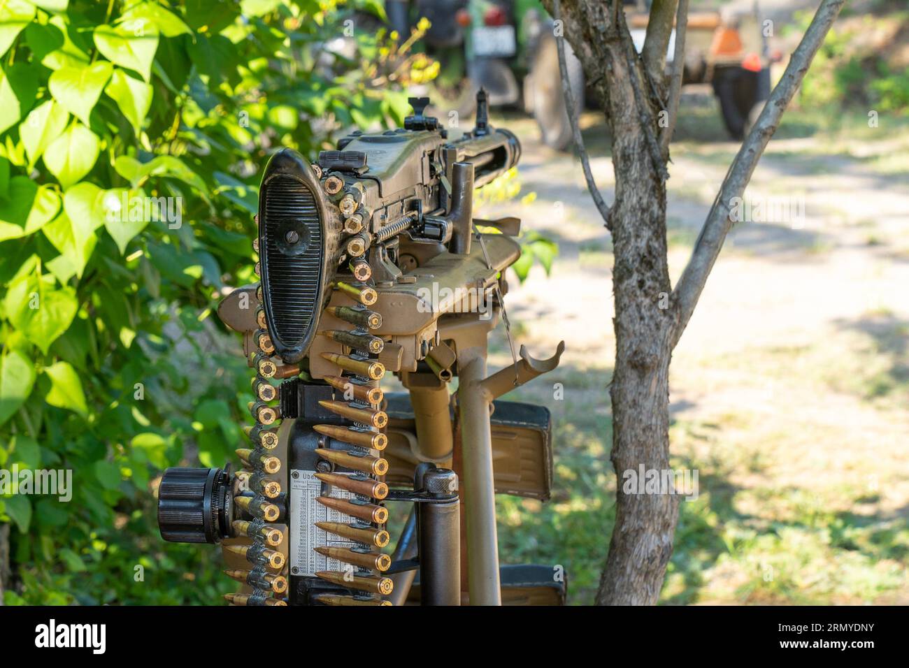 Mitrailleuse allemande MG-42 de la Seconde Guerre mondiale sur stand Banque D'Images