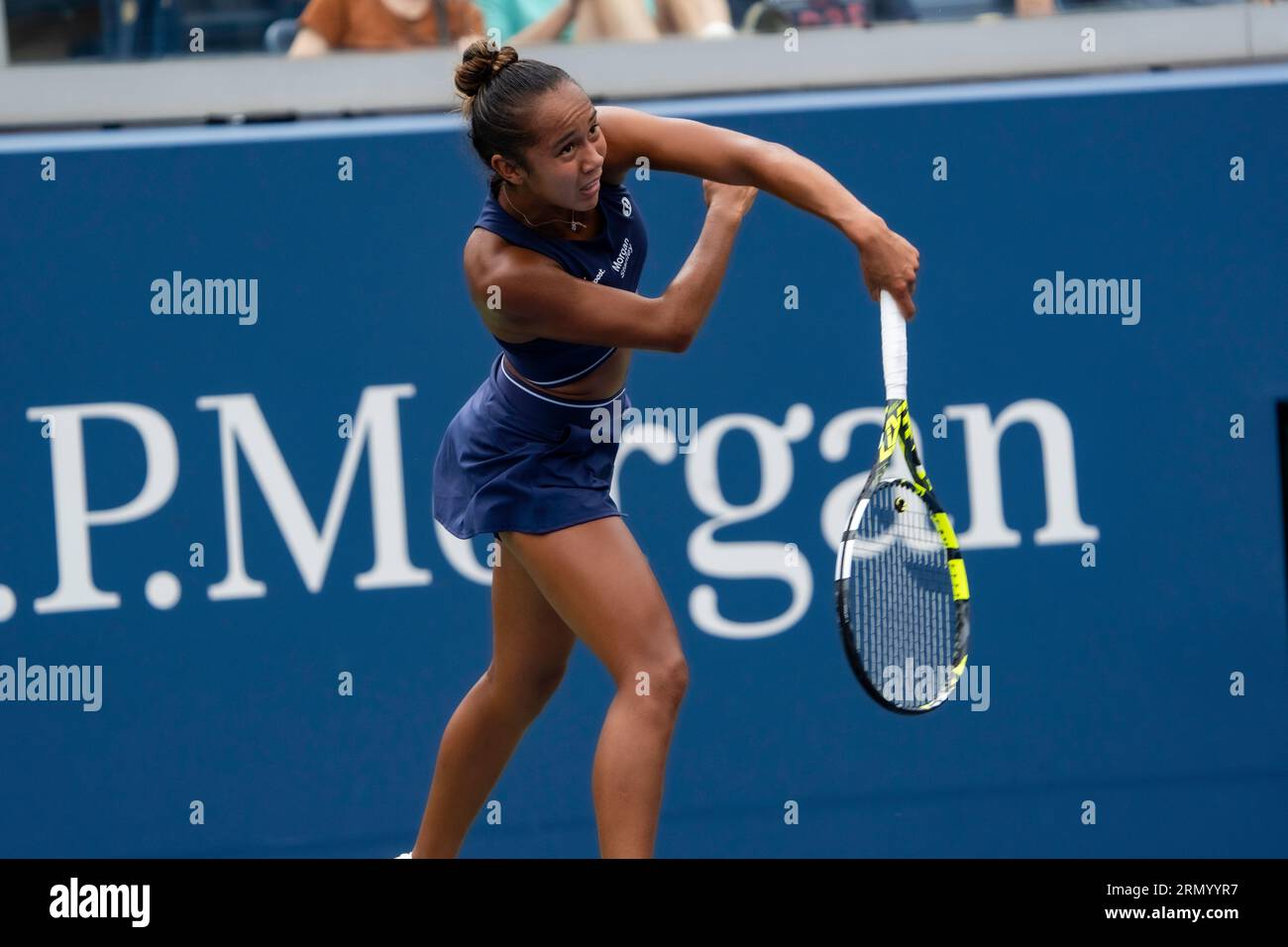 Leylah Fernandez (CAN) en compétition dans le Round 1 du US Open de tennis 2023. Banque D'Images