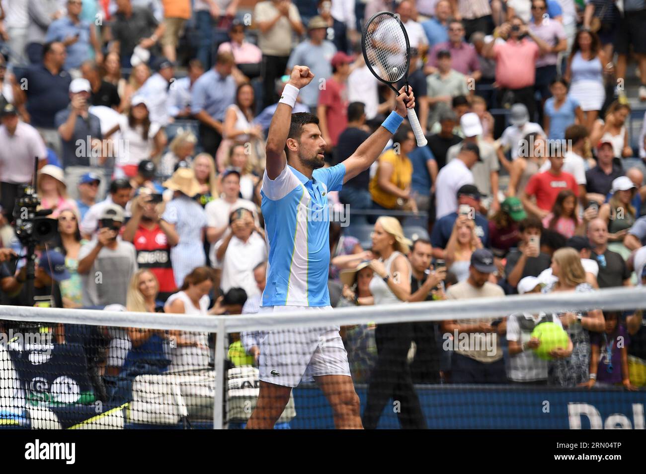 New York, États-Unis. 30 août 2023. Novak Djokovic, serbe, célèbre après avoir battu l'Espagnol Zapata Miralles lors de la 2e ronde de l'US Open de tennis 2023, qui s'est tenue au Flushing Meadow Corona Park dans le Queens, New York, NY, le 30 août 2023. (Photo Anthony Behar/Sipa USA) crédit : SIPA USA/Alamy Live News Banque D'Images