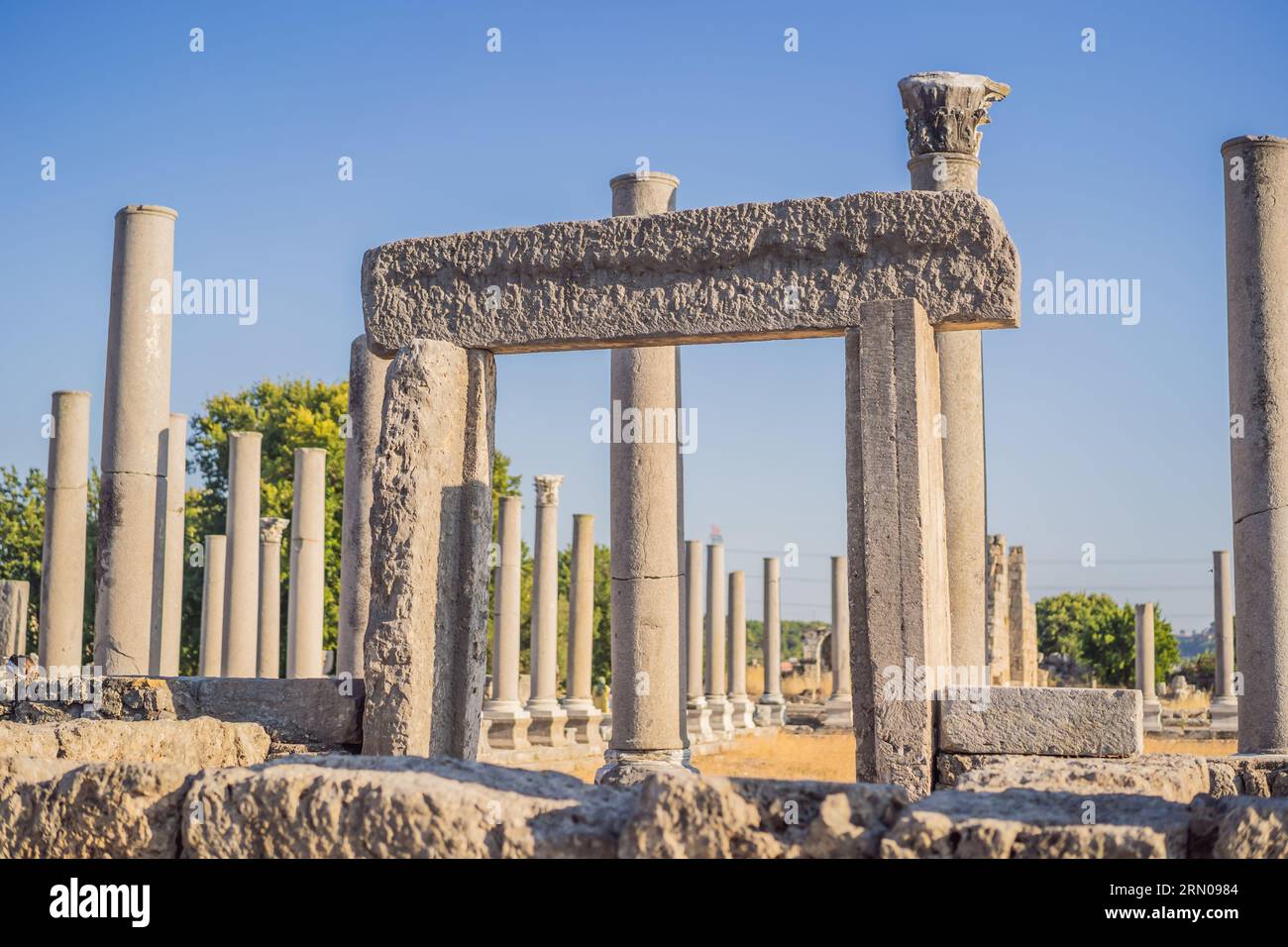 Ruines de l'ancienne ville lycienne Perge située près de la ville d'Antalya en Turquie turkiye, ALLEZ partout Banque D'Images
