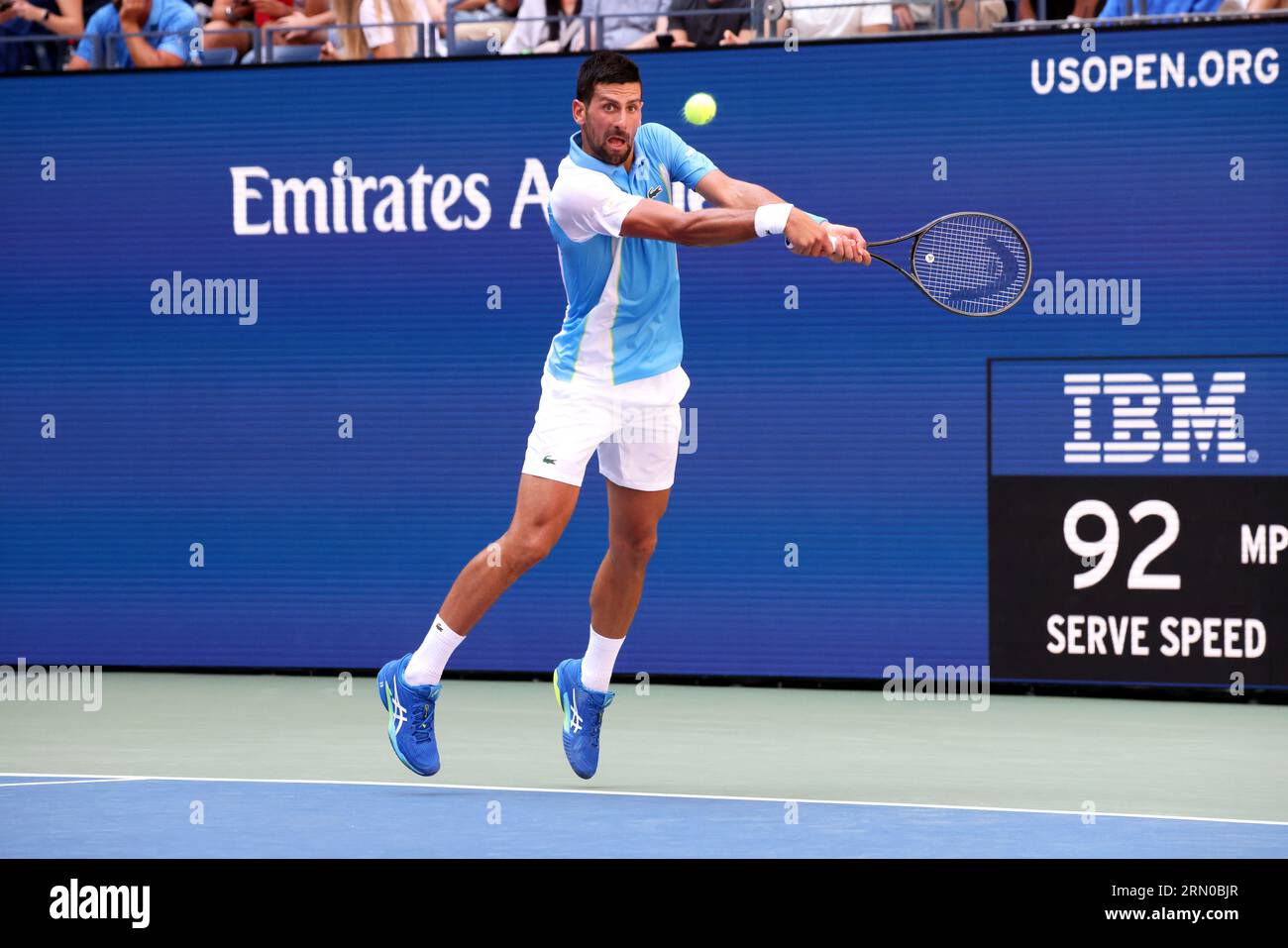 New York City, New York. 30 août 2023. NEW YORK CITY, NEW YORK - 30 AOÛT : Novak Djokovic lors de son match de deuxième tour contre Bernabe Zapata Miralles d'Espagne lors du jour 3 de l'US Open au USTA Billie Jean King National tennis Center le 30 août 2023 à New York City, New York. ( Crédit : Adam Stoltman/Alamy Live News Banque D'Images