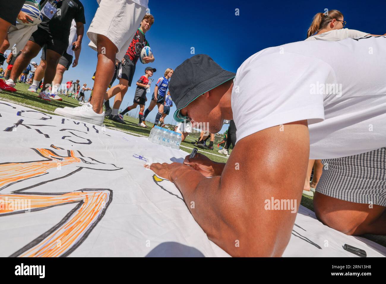 Lumio, France. 30 août 2023. Afrique du Sud joueur lors de la séance d'entraînement de l'équipe à Lumio, en Corse, sur l'île méditerranéenne française de Corse le 30 août 2023, avant la coupe du monde de rugby 2023 en France. Les champions du monde sud-africains de rugby poursuivent leur préparation en Corse, eux qui font de la Corse un pays hôte pour cette préparation à la coupe du monde. La Ligue Corse de Rugby avait prévu que les fans de ce sport se retrouvent à Lumio pour assister à l’entraînement des Springboks. Photo de Shootpix/ABACAPRESS.COM crédit : Abaca Press/Alamy Live News Banque D'Images