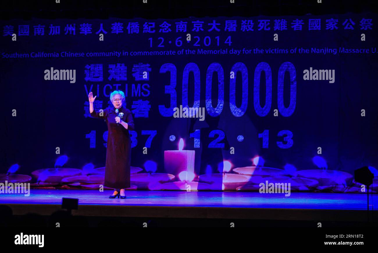 Wang Ling, un Chinois d'outre-mer, récite un poème lors d'un mémorial pour les victimes du massacre de Nanjing à Los Angeles, aux États-Unis, le 6 décembre 2014. Les troupes japonaises ont capturé Nanjing à la fin de 1937, tuant environ 300 000 personnes en plus de 40 jours. (Lyi) U.S.-LOS agelles-OVERSEAS CHINESE-NANJING MASSACRE-COMMÉMORATION ZhangxChaoqun PUBLICATIONxNOTxINxCHN Wang Ling aux Chinois d'outre-mer récite un poème lors d'un Mémorial pour les victimes du massacre de Nanjing à Los Angeles les États-Unis DEC 6 2014 troupes japonaises ont capturé Nanjing à la fin de 1937 tuant environ 300 000 célébrités Ove Banque D'Images