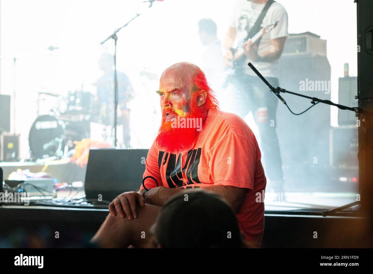 Tim Harrington de les Savy Fav sur la scène du jardin clos au Green Man Festival au pays de Galles, Royaume-Uni, août 2023. Photo : Rob Watkins Banque D'Images