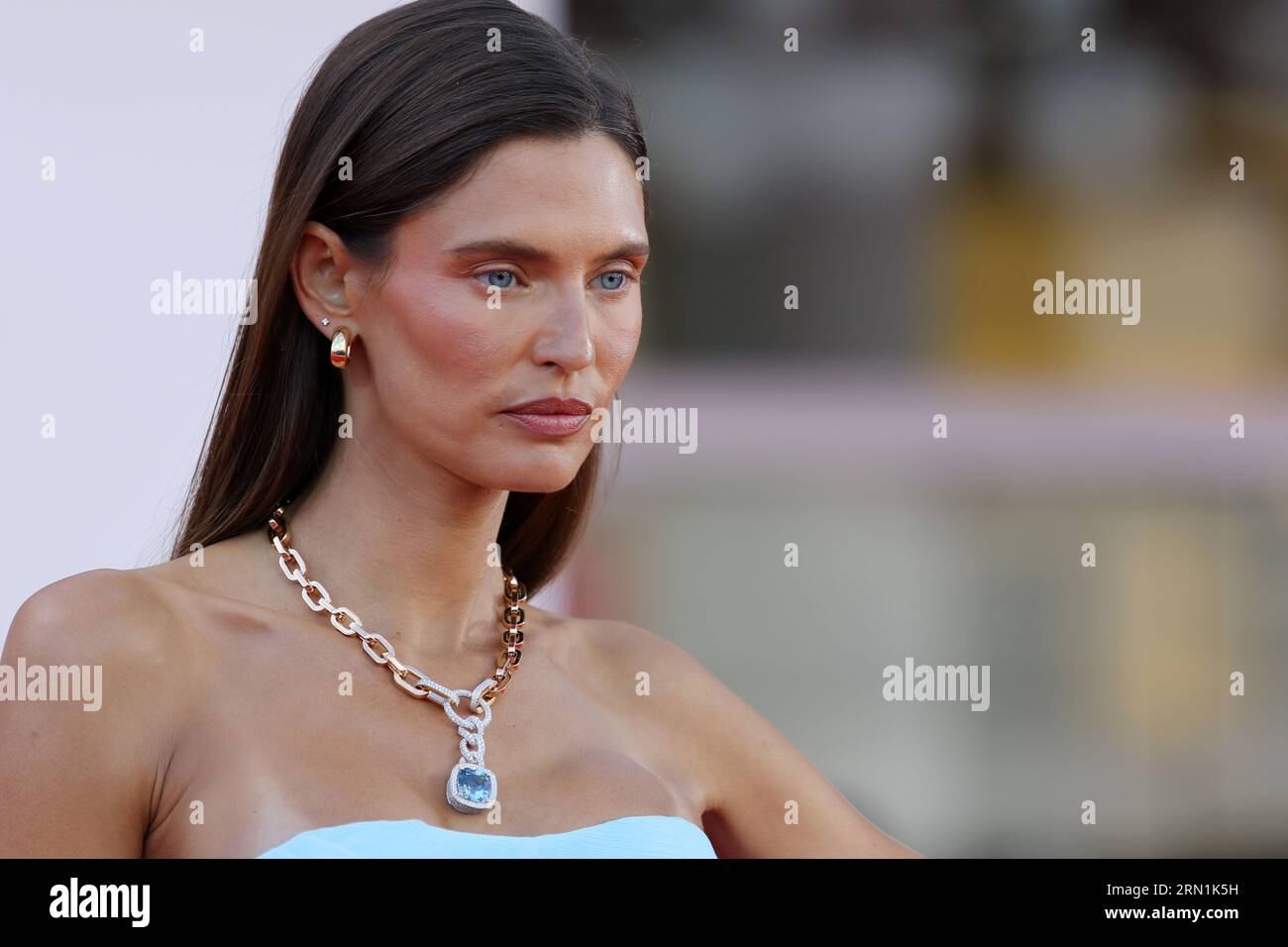 Italie, Lido di Venezia, 30 août 2023 : Bianca Balti assiste au tapis rouge d'ouverture du 80e Festival international du film de Venise le 30 août 2023 à Venise, en Italie. Photo © Ottavia Da Re/Sintesi/Alamy Live News Banque D'Images