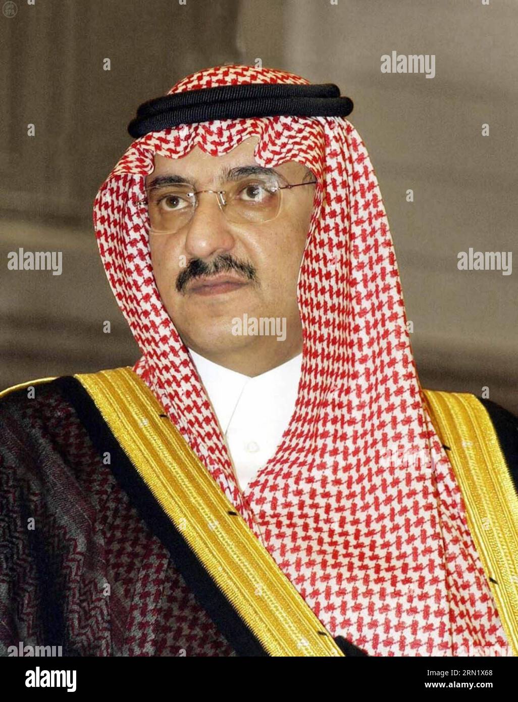 (150123) -- RIYAD, 23 janvier 2015 -- Une photo publiée par l'Agence de presse saoudienne () montre le nouveau vice-prince héritier et ministre de l'intérieur de l'Arabie saoudite Mohammed bin Nayef. Le nouveau roi d Arabie saoudite, Salman bin Abdul-Aziz Al Saoud, a nommé son neveu, le ministre de l intérieur, le prince Mohammed bin Nayef, comme prince héritier adjoint, nommant pour la première fois un petit-fils du monarque fondateur du royaume dans la ligne de succession. ARABIE SAOUDITE-POLITICS SPA PUBLICATIONxNOTxINxCHN Riyad Jan 23 2015 une photo publiée par l'Agence de presse saoudienne montre le nouveau Prince héritier adjoint de l'Arabie Saoudite Banque D'Images