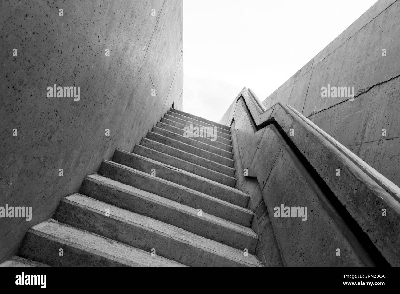 escalier en béton noir et blanc Banque D'Images