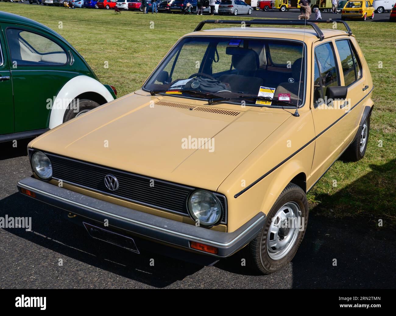 Volkswagen VW Golf Mk1 Mark i l beige Bone Vintage Retro Show Shine Day Out, Melbourne Victoria Banque D'Images