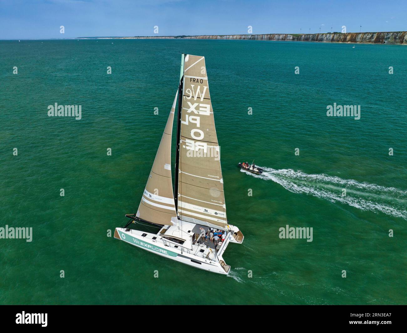 France, Seine Maritime, Saint Valery en Caux, festival de lin et de fibre artistique, catamaran We Explore, skipper Roland Jourdain, le matériau composite est composé à 50% de fibre de lin correspondant à 1 hectares cultivés Banque D'Images