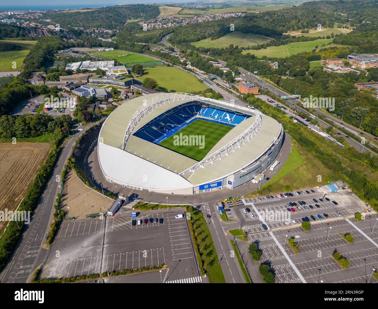 Vue aérienne de l'American Express Community Stadium, stade de Brighton & Hove Albion, Brighton, Royaume-Uni. Banque D'Images