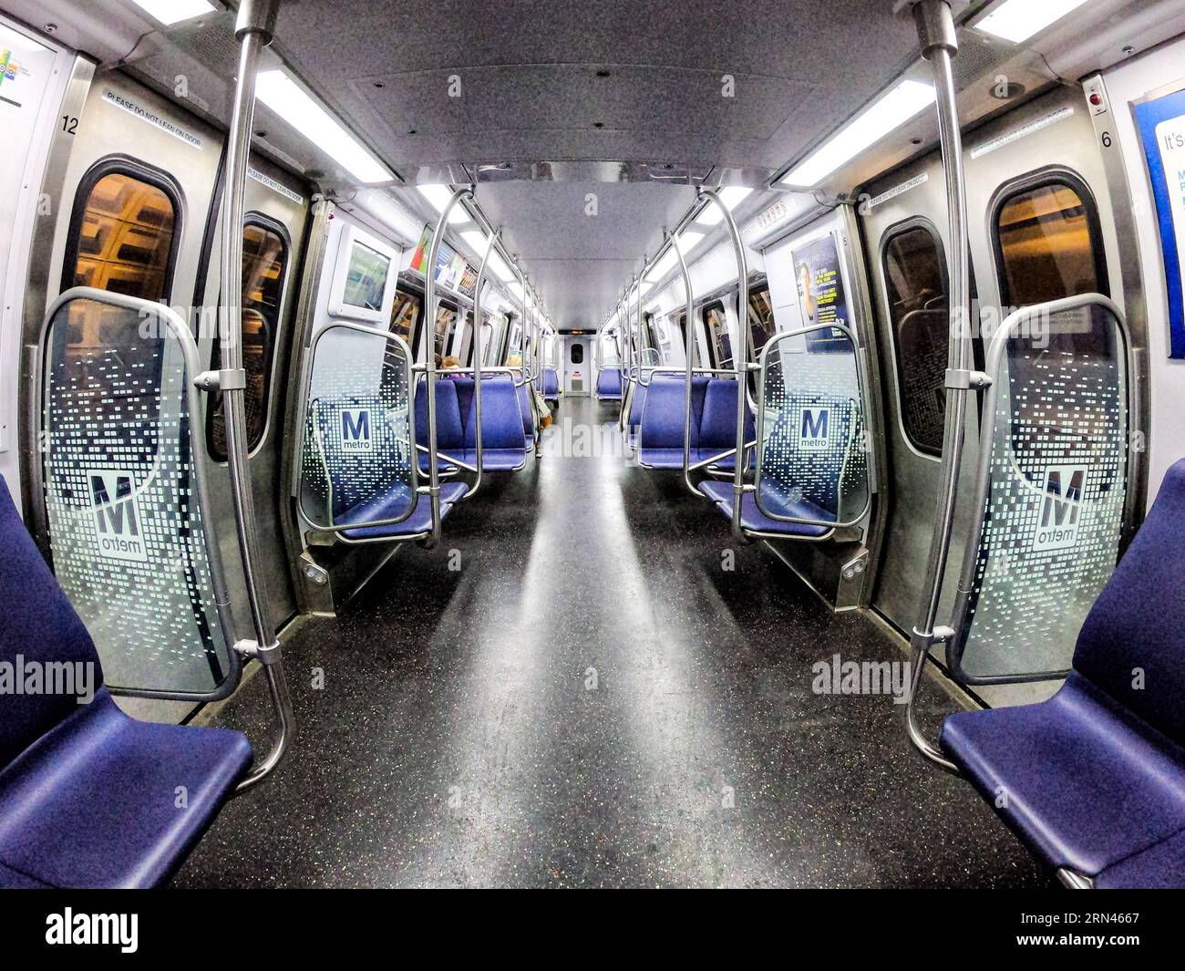 [Métro de Washington DC] métro WASHINGTON DC, États-Unis — à l'intérieur de l'un des nouveaux wagons du métro de Washington DC. Banque D'Images