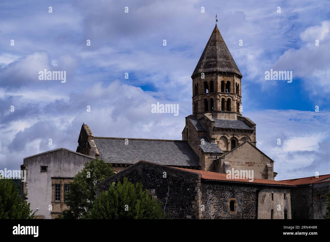 Église paroissiale notre-Dame de Saint-Saturnin, Saint-Saturnin, département du Puy-de-Dôme, région Auvergne-Rhone-Alpes, France Banque D'Images