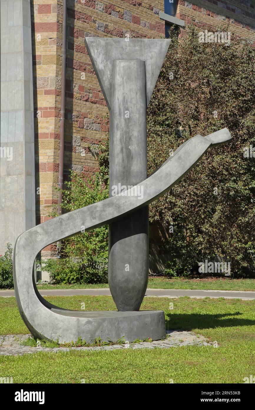 Sculpture mort par bombes de Vadim Sidur 1993, Mémorial contre la guerre et la destruction, St. Johannis, Johanniskirche, Wuerzburg, Basse-Franconie Banque D'Images