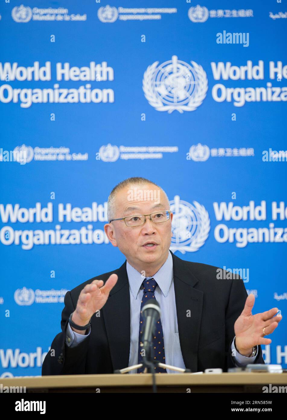 (150617)-- GENÈVE, 17 juin 2015-- Keiji Fukuda, sous-directeur général pour la sécurité sanitaire de l'Organisation mondiale de la Santé (OMS), prend la parole lors d'une conférence de presse à Genève, Suisse, le 17 juin 2015. L'Organisation mondiale de la Santé a déclaré mercredi que l'épidémie de mers en Corée du Sud ne constitue pas actuellement une urgence de santé publique de préoccupation internationale. )(azp) SUISSE-GENÈVE-OMS-mers Xuxjinquan PUBLICATIONxNOTxINxCHN Genève juin 17 2015 Keiji Fukuda Directeur général adjoint pour la sécurité sanitaire de l'Organisation mondiale de la Santé qui prend la parole lors d'une conférence de presse à Genève SW Banque D'Images
