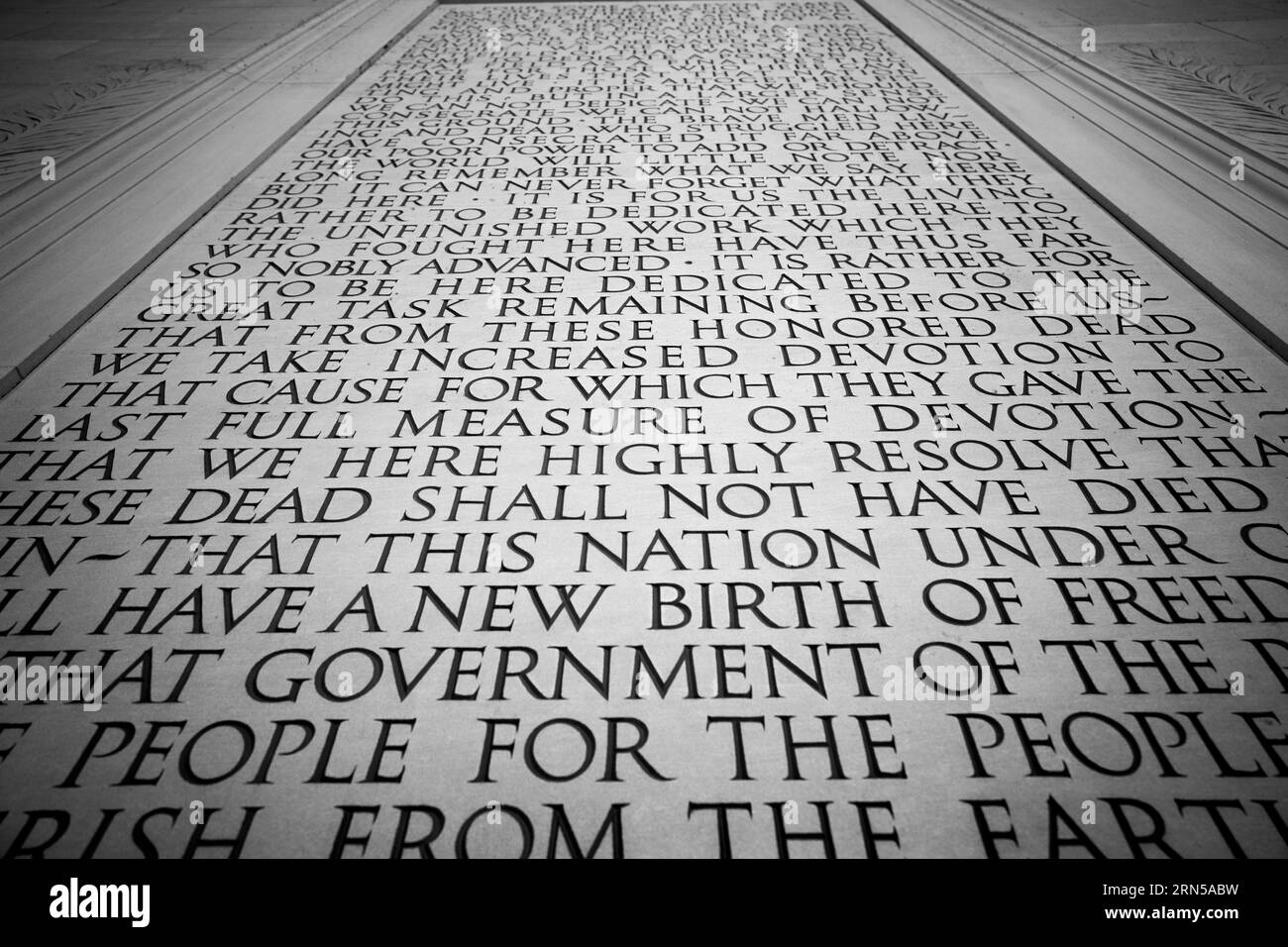 WASHINGTON, DC - le texte de l'adresse Gettysburg d'Abraham Lincoln a gravé dans un mur à l'intérieur du Lincoln Memorial à Washington DC. Coin Lincoln Banque D'Images