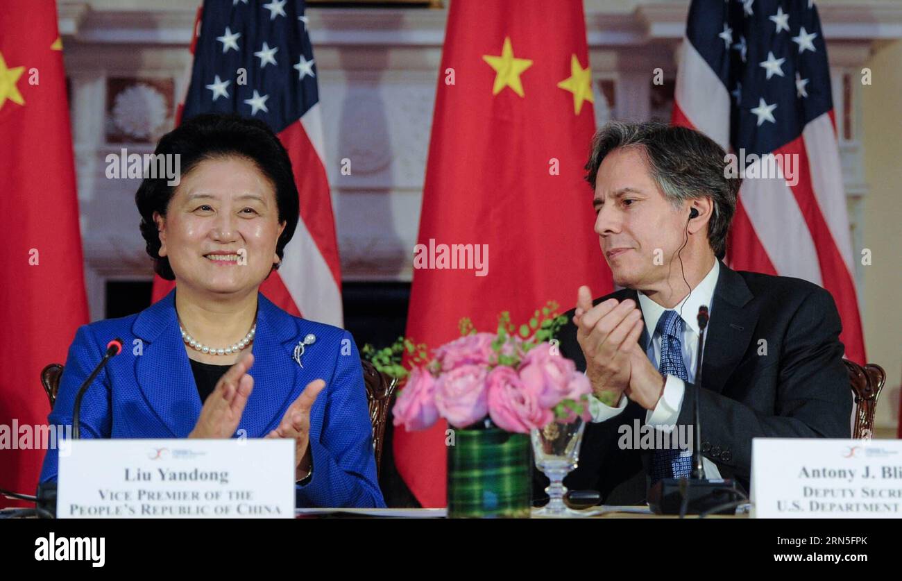 150625 -- WASHINGTON, le 24 juin 2015 -- le vice-premier ministre chinois Liu Yandong L et le sous-secrétaire d'État américain Anthony Blinken assistent aux sixième consultations de haut niveau Chine-États-Unis sur le CPE d'échange de personnes à personnes à Washington D.C., États-Unis, le 24 juin 2015. zw U.S.-WASHINGTON-CHINA-CPE BaoxDandan PUBLICATIONxNOTxINxCHN Banque D'Images 150625 -- WASHINGTON, le 24 juin 2015 -- le vice-premier ministre chinois Liu Yandong L et le sous-secrétaire d'État américain Anthony Blinken assistent aux sixième consultations de haut niveau Chine-États-Unis sur le CPE d'échange de personnes à personnes à Washington D.C., États-Unis, le 24 juin 2015. zw U.S.-WASHINGTON-CHINA-CPE BaoxDandan PUBLICATIONxNOTxINxCHN Banque D'Images