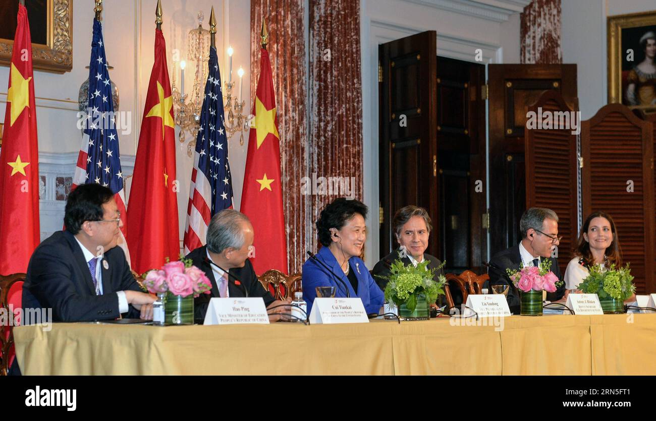 150625 -- WASHINGTON, le 24 juin 2015 -- le vice-premier ministre chinois Liu Yandong 3rd L et le sous-secrétaire d'État américain Anthony Blinken 3rd R assistent aux sixième consultations de haut niveau Chine-États-Unis sur l'échange de CPE entre les peuples à Washington D.C., États-Unis, le 24 juin 2015. zw U.S.-WASHINGTON-CHINA-CPE BaoxDandan PUBLICATIONxNOTxINxCHN Banque D'Images 150625 -- WASHINGTON, le 24 juin 2015 -- le vice-premier ministre chinois Liu Yandong 3rd L et le sous-secrétaire d'État américain Anthony Blinken 3rd R assistent aux sixième consultations de haut niveau Chine-États-Unis sur l'échange de CPE entre les peuples à Washington D.C., États-Unis, le 24 juin 2015. zw U.S.-WASHINGTON-CHINA-CPE BaoxDandan PUBLICATIONxNOTxINxCHN Banque D'Images