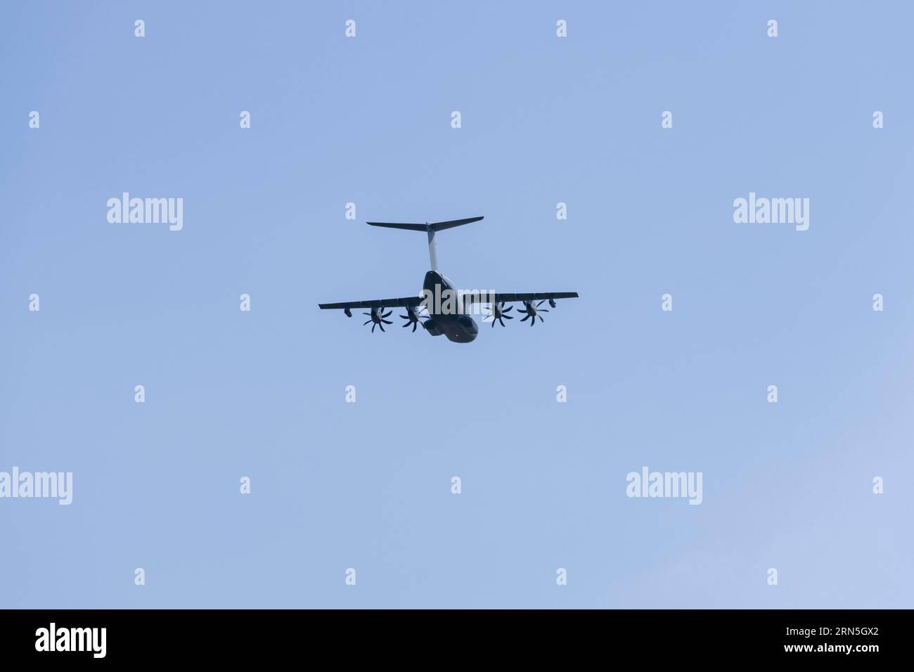 Avion militaire allemand dans le ciel, avion cargo, Bavière, Allemagne, Europe Banque D'Images