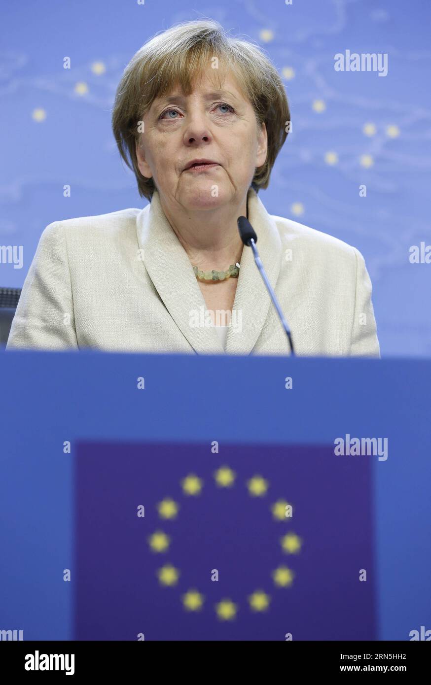 (150626) -- BRUXELLES, le 26 juin 2015 -- la chancelière allemande Angela Merkel prend la parole lors d'une conférence de presse après le sommet des dirigeants de l'Union européenne à Bruxelles, Belgique, le 26 juin 2015. SOMMET BELGIQUE-UE YexPingfan PUBLICATIONxNOTxINxCHN Banque D'Images