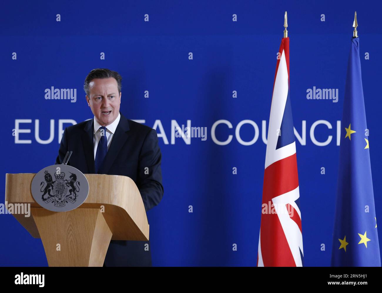 (150626) -- BRUXELLES, le 26 juin 2015 -- le Premier ministre britannique David Cameron prend la parole lors d'une conférence de presse après un sommet de l'UE à Bruxelles, Belgique, le 26 juin 2015. SOMMET BELGIQUE-UE YexPingfan PUBLICATIONxNOTxINxCHN 150626 Bruxelles juin 26 2015 le Premier ministre britannique David Cameron prend la parole lors d'une conférence de presse après le sommet de l'UE à Bruxelles Belgique juin 26 2015 Belgique Sommet de l'UE YexPingfan PUBLICATIONxNOTxINxCHN Banque D'Images