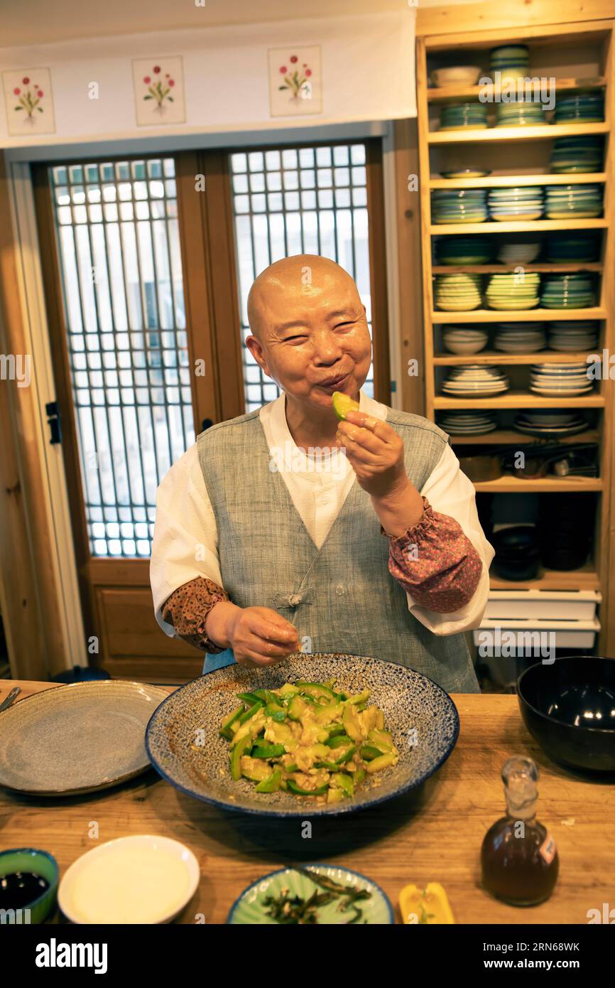 Netflix star cuisine nonne Jeong Kwan, ermitage Chunjinam au temple Baekyangsa, temple principal de l'ordre Jogye du bouddhisme coréen, Bukha-myeon Banque D'Images